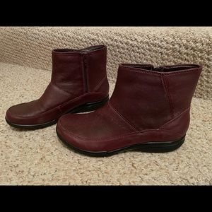 Clarks leather brown boots